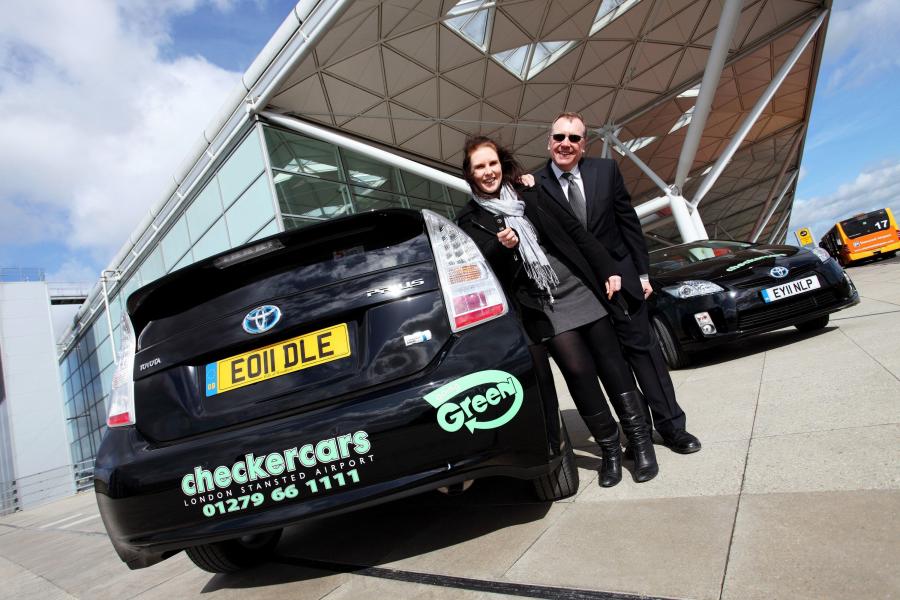  Toyota Prius Taxi 2011 года  (фото 2 из 4)